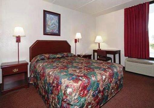 фото отеля Econo Lodge Midtown Savannah