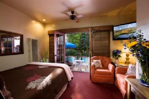 фото отеля Villa Rosa Inn Santa Barbara