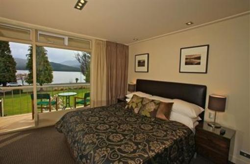 фото отеля Distinction Te Anau Hotel and Villas