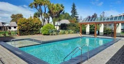 фото отеля Distinction Te Anau Hotel and Villas