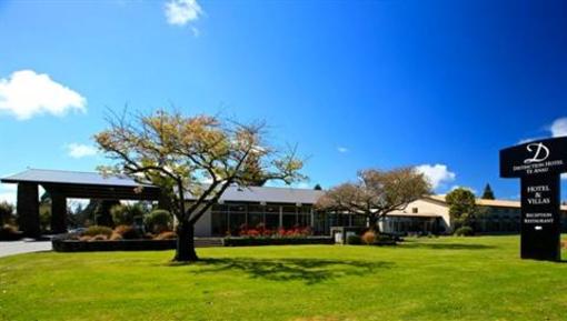 фото отеля Distinction Te Anau Hotel and Villas
