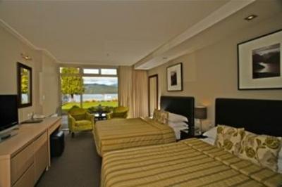 фото отеля Distinction Te Anau Hotel and Villas