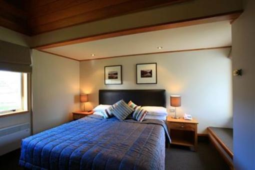 фото отеля Distinction Te Anau Hotel and Villas