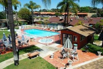 фото отеля Fallbrook Country Inn