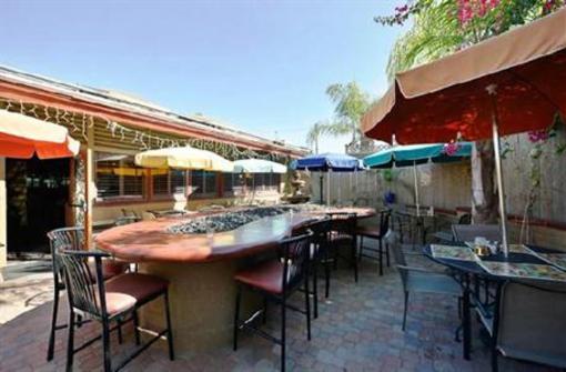 фото отеля Fallbrook Country Inn