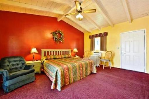 фото отеля Fallbrook Country Inn