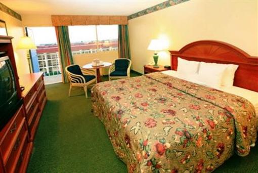 фото отеля Holiday Isle Oceanfront Resort