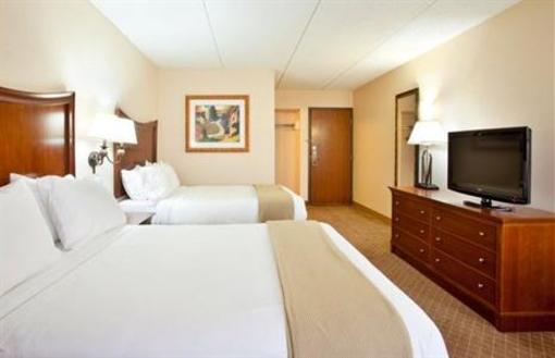 фото отеля Holiday Inn Express Milwaukee- West Medical Center