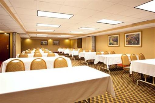 фото отеля Holiday Inn Express Milwaukee- West Medical Center