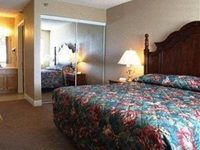 Foxborough Inn & Suites