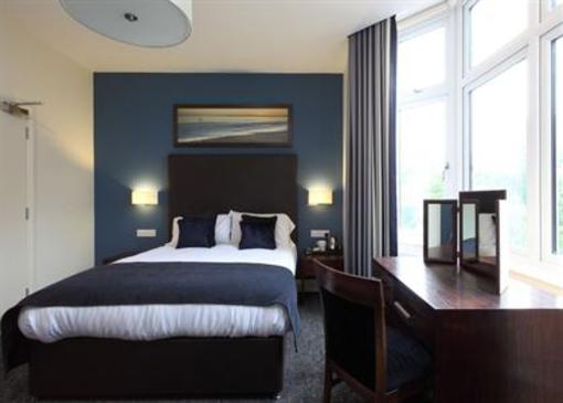фото отеля Chalfield Manor Boutique Hotel