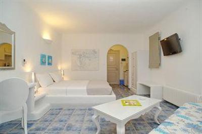 фото отеля Yades Suites Apartments & Spa