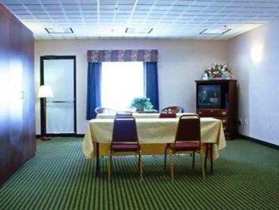 фото отеля Econo Lodge Inn & Suites Marietta