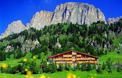 фото отеля Hotel Cappella Corvara