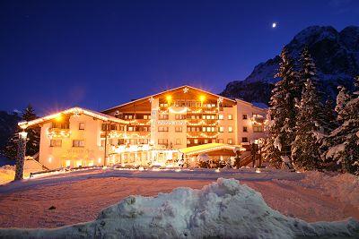 фото отеля Hotel Cappella Corvara