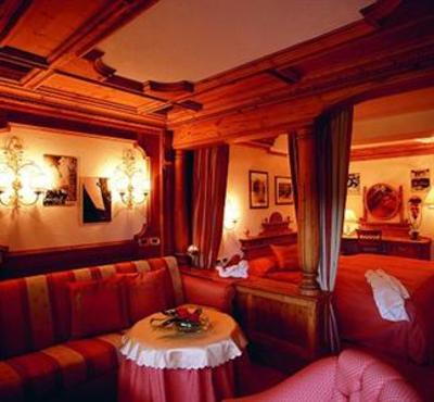 фото отеля Hotel Cappella Corvara