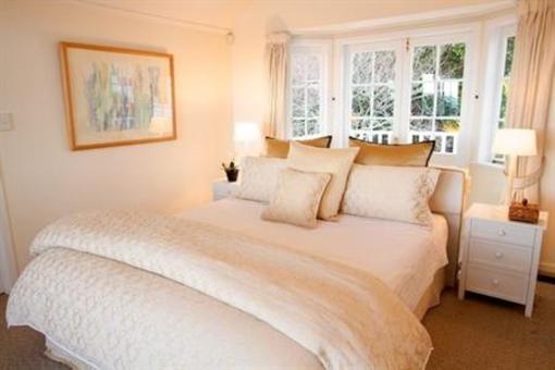 фото отеля Emerald Inn North Shore