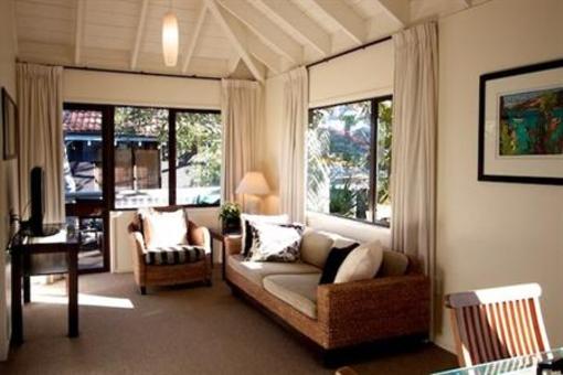 фото отеля Emerald Inn North Shore