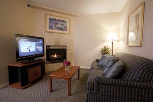 фото отеля BEST WESTERN Plus Evergreen Inn & Suites
