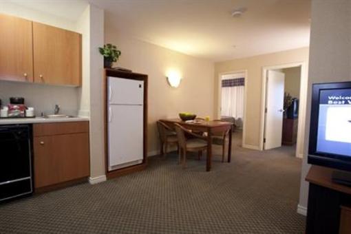 фото отеля BEST WESTERN Plus Evergreen Inn & Suites