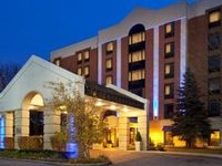 Holiday Inn Express Chicago-Schaumburg