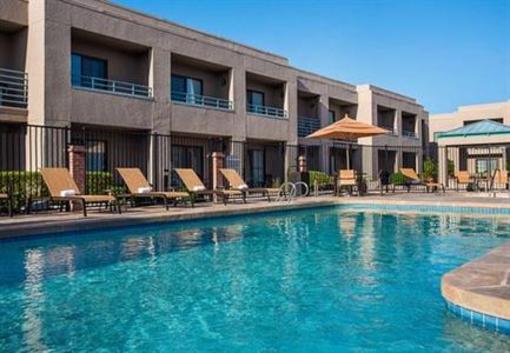 фото отеля Courtyard by Marriott Scottsdale Mayo Clinic