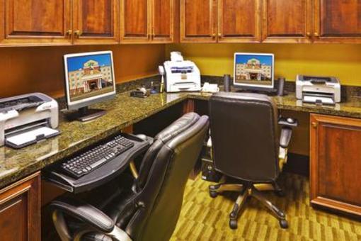 фото отеля Holiday Inn Express Hotel & Suites Chattanooga-Ooltewah