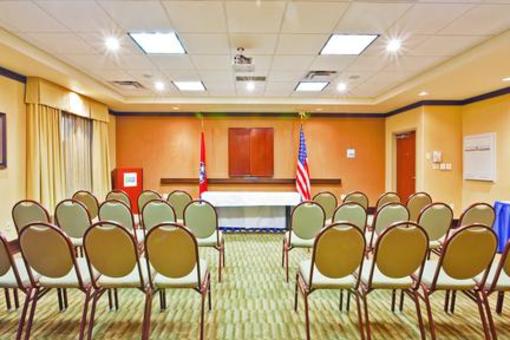 фото отеля Holiday Inn Express Hotel & Suites Chattanooga-Ooltewah
