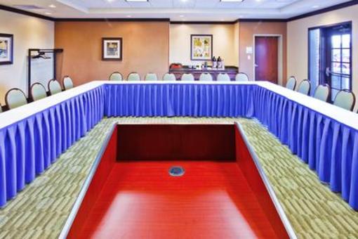 фото отеля Holiday Inn Express Hotel & Suites Chattanooga-Ooltewah
