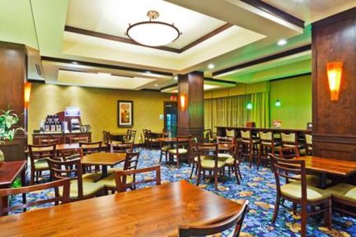 фото отеля Holiday Inn Express Hotel & Suites Chattanooga-Ooltewah