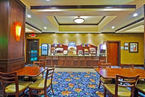фото отеля Holiday Inn Express Hotel & Suites Chattanooga-Ooltewah