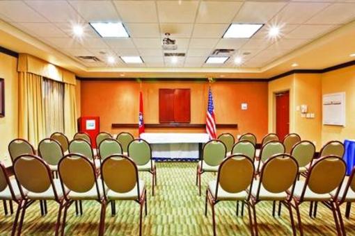 фото отеля Holiday Inn Express Hotel & Suites Chattanooga-Ooltewah