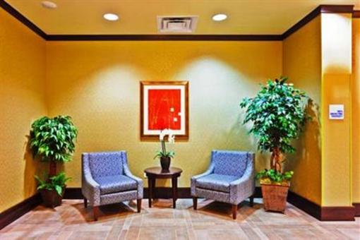 фото отеля Holiday Inn Express Hotel & Suites Chattanooga-Ooltewah
