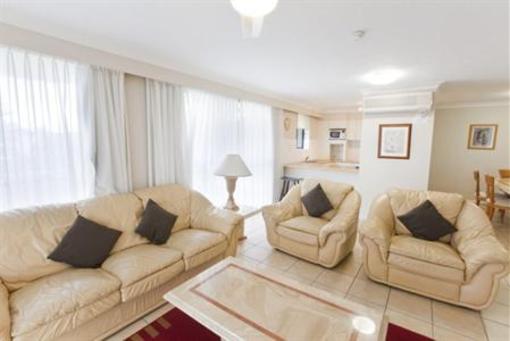 фото отеля Capricornia Apartments Broadbeach Gold Coast