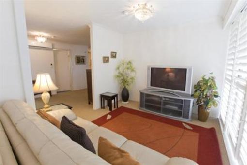 фото отеля Capricornia Apartments Broadbeach Gold Coast