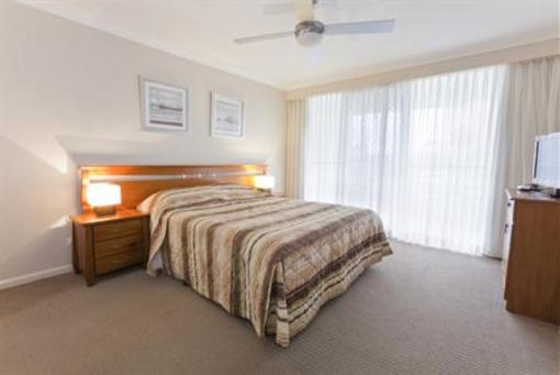 фото отеля Capricornia Apartments Broadbeach Gold Coast