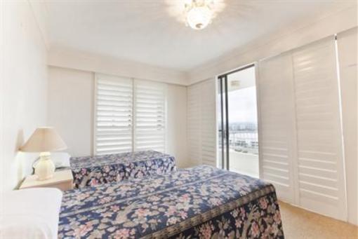 фото отеля Capricornia Apartments Broadbeach Gold Coast