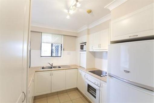 фото отеля Capricornia Apartments Broadbeach Gold Coast