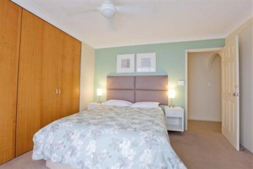 фото отеля Capricornia Apartments Broadbeach Gold Coast