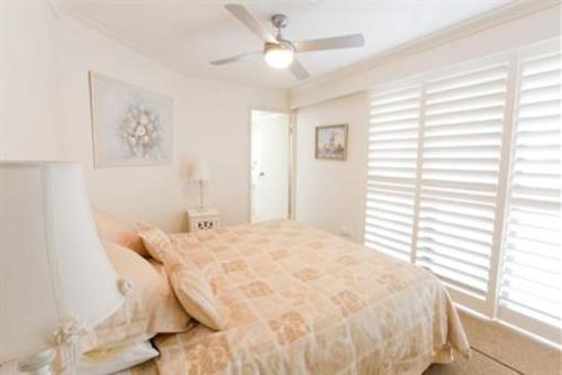 фото отеля Capricornia Apartments Broadbeach Gold Coast