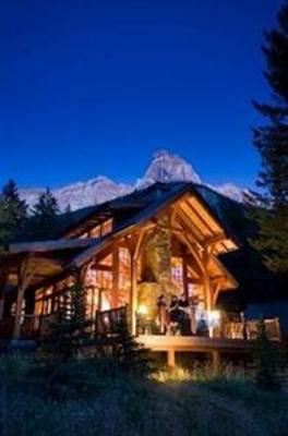 фото отеля Cathedral Mountain Lodge