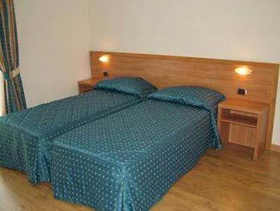 фото отеля Hotel Crabun