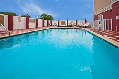 фото отеля Country Inn & Suites Tampa Airport N