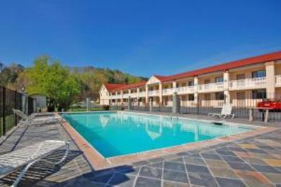 фото отеля BEST WESTERN Riverpark Inn & Conference Center Alpine Helen