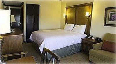фото отеля Bayfront Inn Fifth Avenue Naples (Florida)