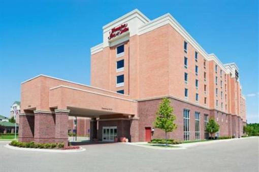 фото отеля Hampton Inn and Suites Detroit/Airport-Romulus