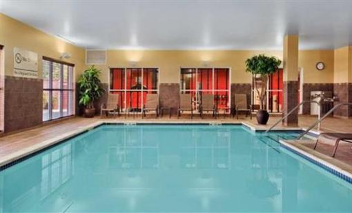 фото отеля Hampton Inn and Suites Detroit/Airport-Romulus