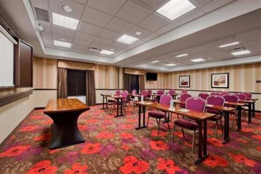 фото отеля Hampton Inn and Suites Detroit/Airport-Romulus