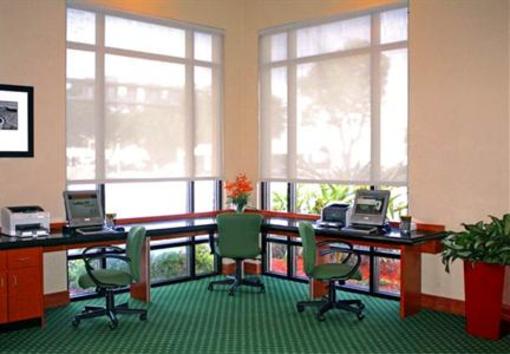 фото отеля Courtyard by Marriott Fort Lauderdale East