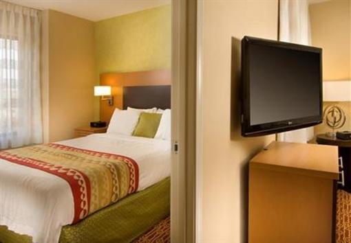 фото отеля TownePlace Suites Lexington Park Patuxent Naval Station